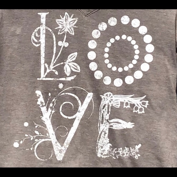 L.O.V.E.T-shirt with flirty boho lettering, Size S - Picture 3 of 5
